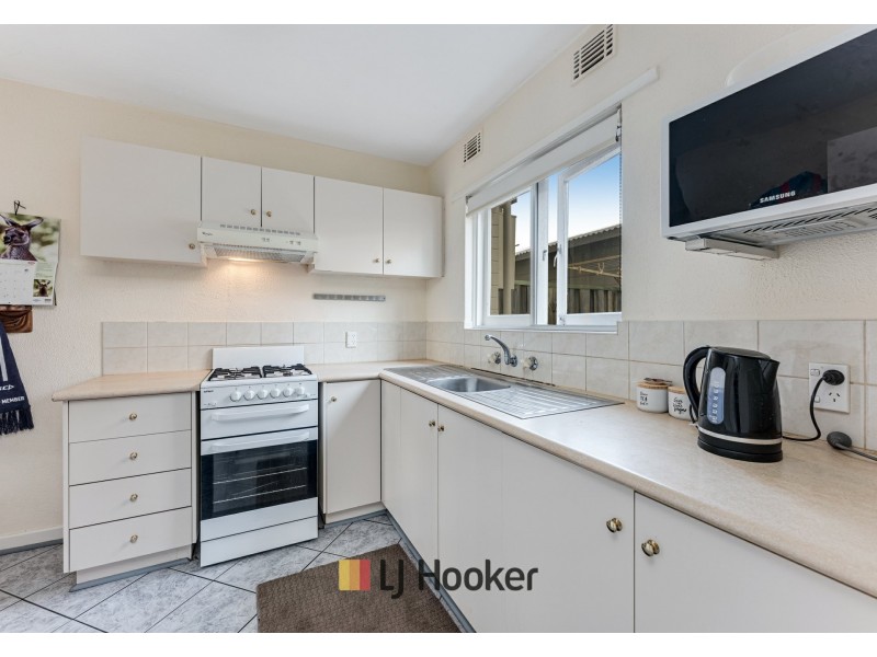 2/3 Derrington Crescent, Balga WA 6061