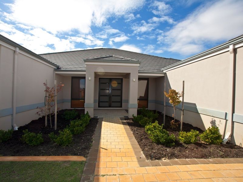 16 Woburn Park Avenue, Ellenbrook WA 6069