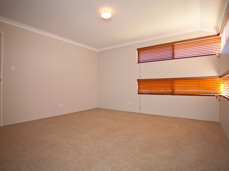 16 Woburn Park Avenue, Ellenbrook WA 6069