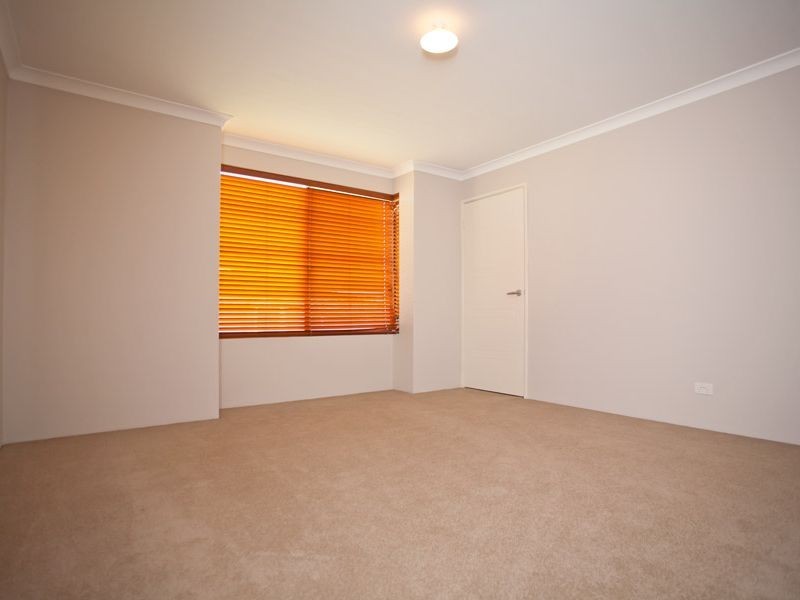 16 Woburn Park Avenue, Ellenbrook WA 6069