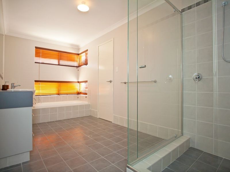 16 Woburn Park Avenue, Ellenbrook WA 6069