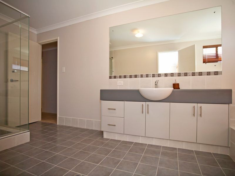 16 Woburn Park Avenue, Ellenbrook WA 6069