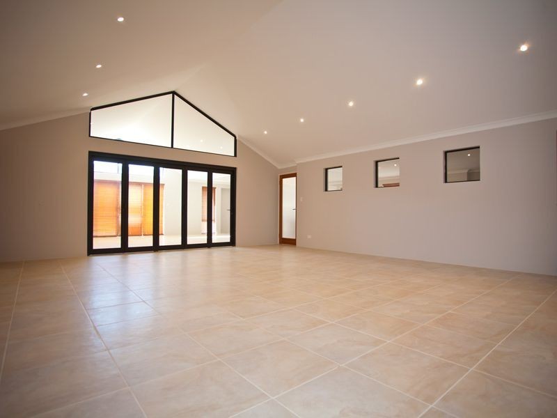 16 Woburn Park Avenue, Ellenbrook WA 6069