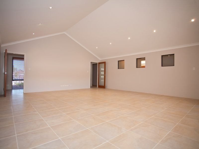 16 Woburn Park Avenue, Ellenbrook WA 6069