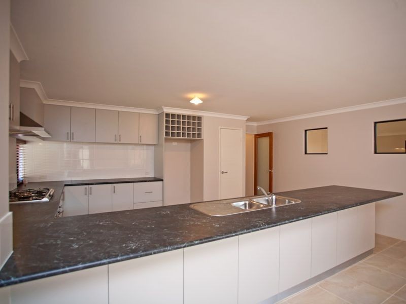 16 Woburn Park Avenue, Ellenbrook WA 6069