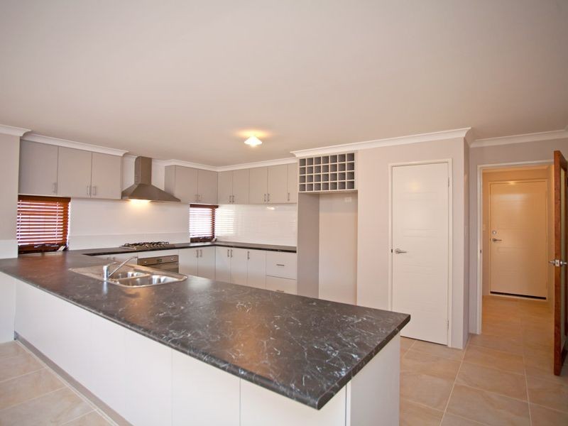 16 Woburn Park Avenue, Ellenbrook WA 6069