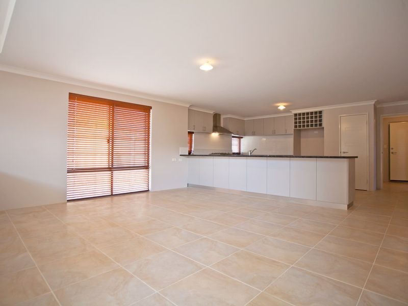 16 Woburn Park Avenue, Ellenbrook WA 6069