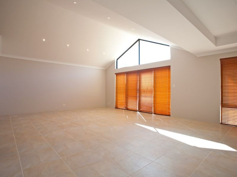 16 Woburn Park Avenue, Ellenbrook WA 6069