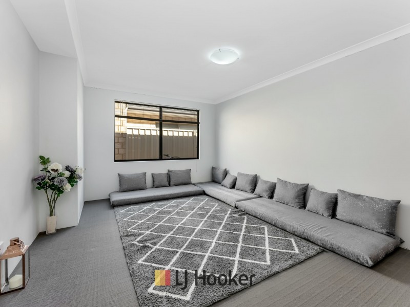 14 Hoypoy Gardens, Darch WA 6065