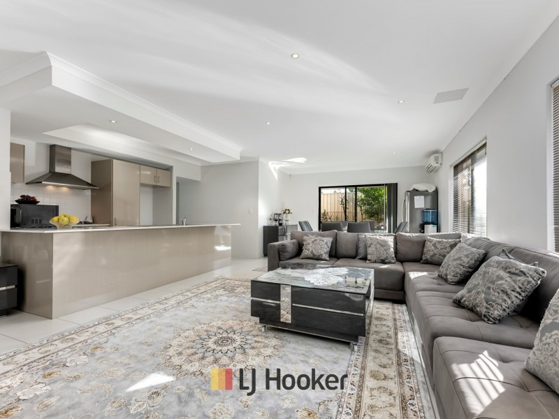 14 Hoypoy Gardens, Darch WA 6065