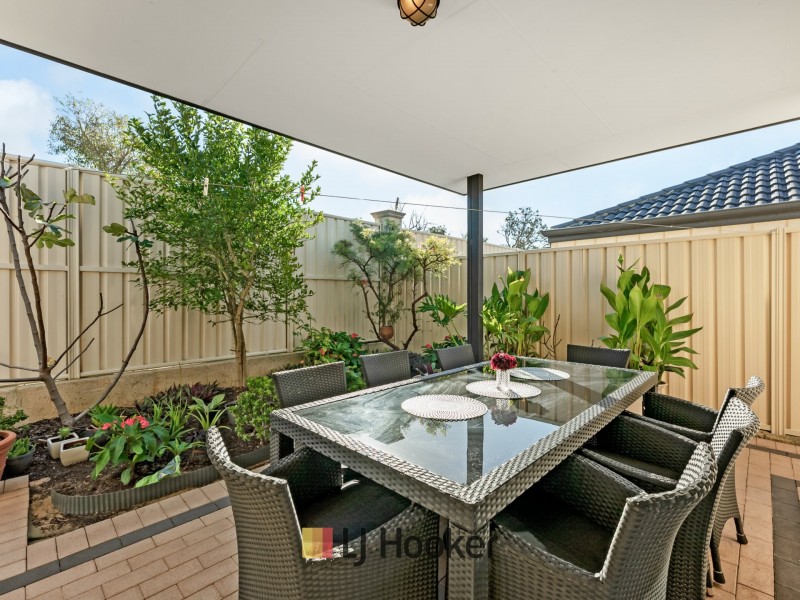 14 Hoypoy Gardens, Darch WA 6065
