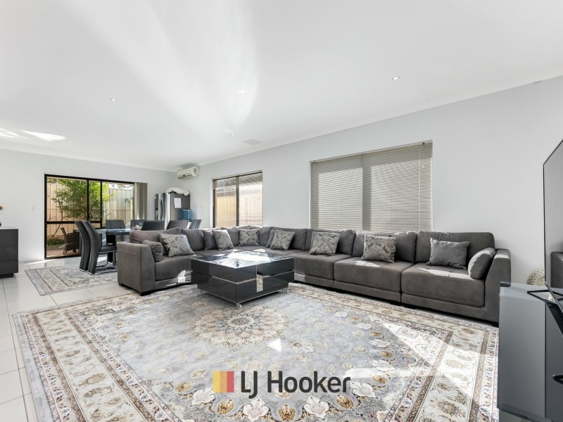 14 Hoypoy Gardens, Darch WA 6065