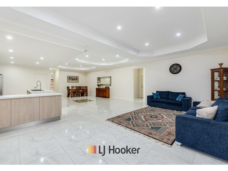 5 Mela Way, Landsdale WA 6065