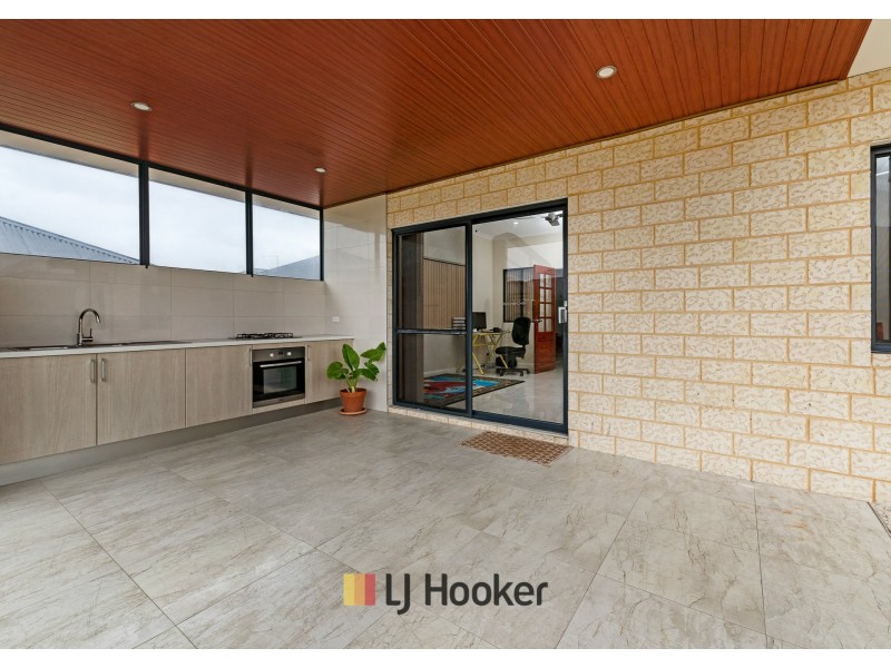 5 Mela Way, Landsdale WA 6065