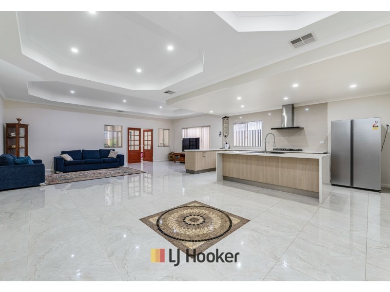 5 Mela Way, Landsdale WA 6065