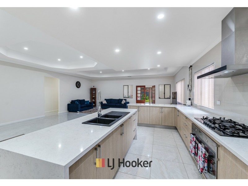 5 Mela Way, Landsdale WA 6065