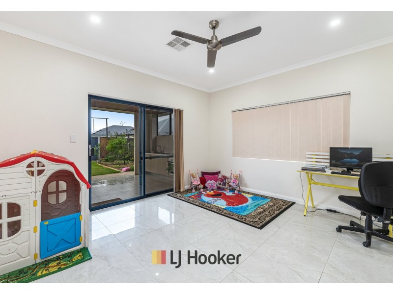 5 Mela Way, Landsdale WA 6065