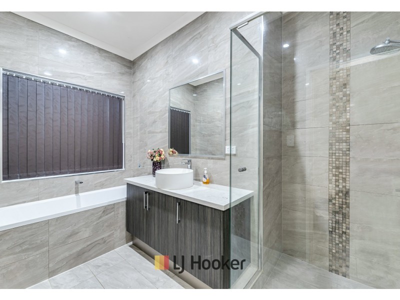 5 Mela Way, Landsdale WA 6065