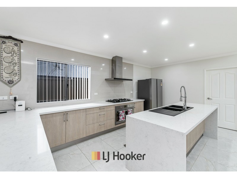 5 Mela Way, Landsdale WA 6065