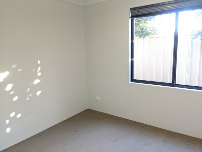 4A Gibbs Crescent, Westminster WA 6061