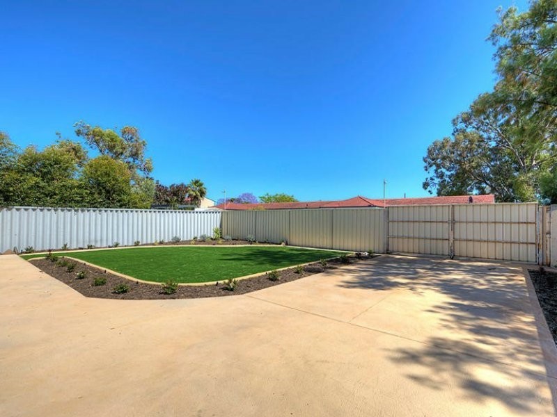25D Ferrara Way, Girrawheen WA 6064
