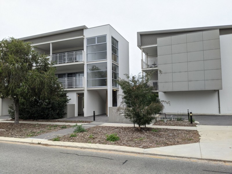 8/28 Pollard St, Glendalough WA 6016