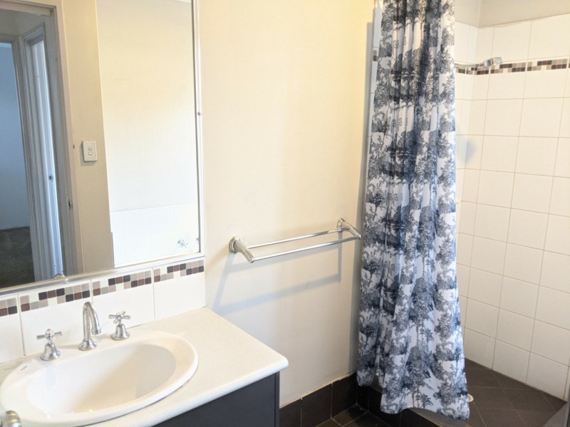 99B Ravenswood Dr, Westminster WA 6061