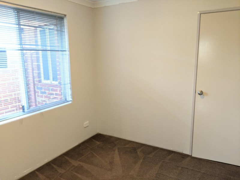 99B Ravenswood Dr, Westminster WA 6061