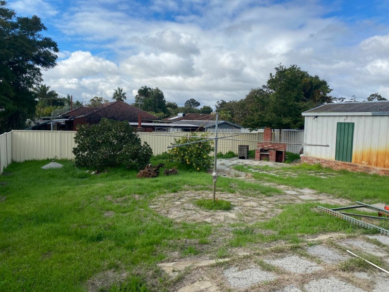 9 Altone Road, Lockridge WA 6054