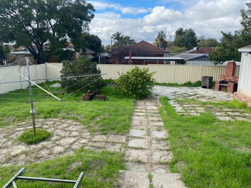 9 Altone Road, Lockridge WA 6054