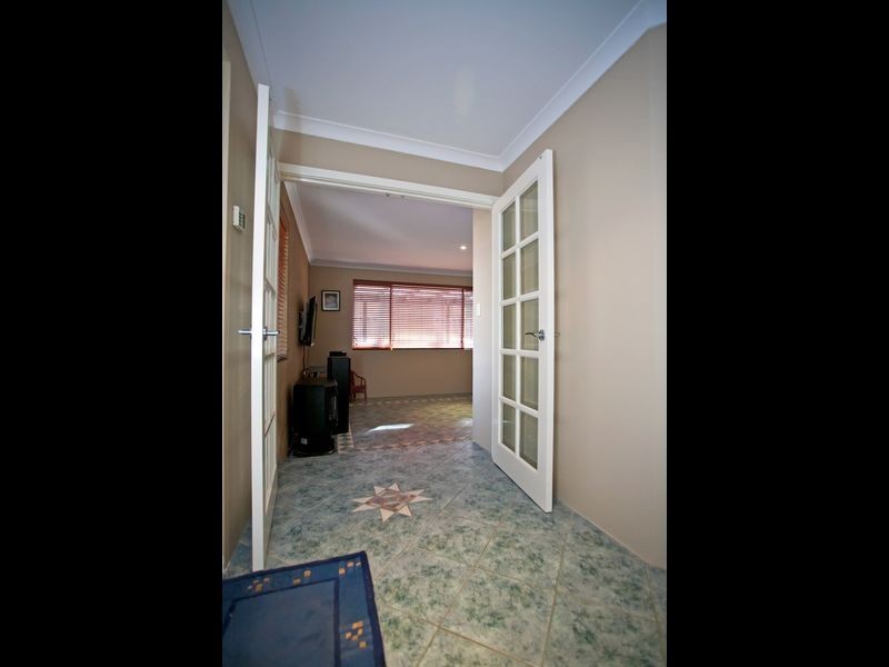 37 Monash Circle, Marangaroo WA 6064