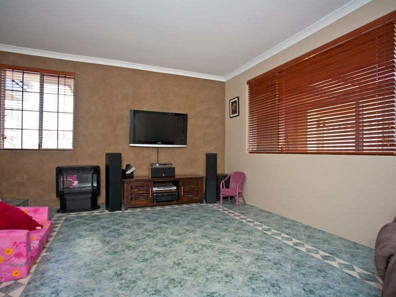 37 Monash Circle, Marangaroo WA 6064