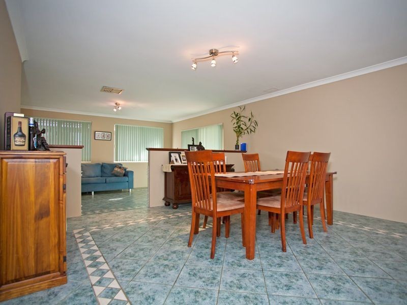 37 Monash Circle, Marangaroo WA 6064