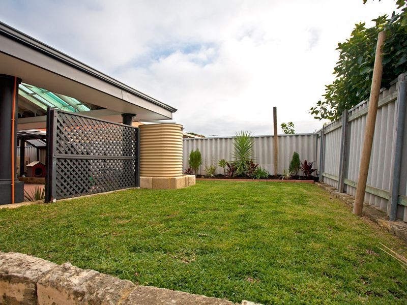 37 Monash Circle, Marangaroo WA 6064