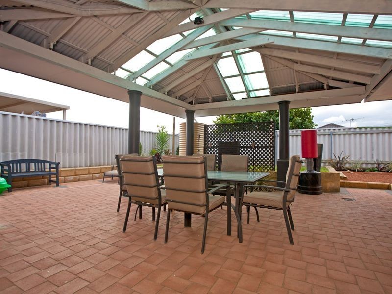 37 Monash Circle, Marangaroo WA 6064