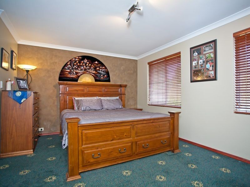 37 Monash Circle, Marangaroo WA 6064