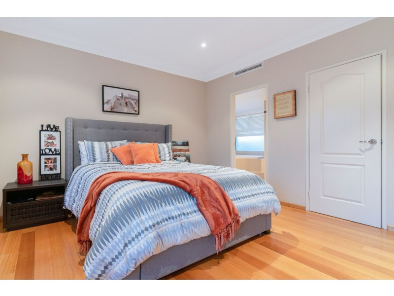 15 Eora Creek Terrace, Dianella WA 6059