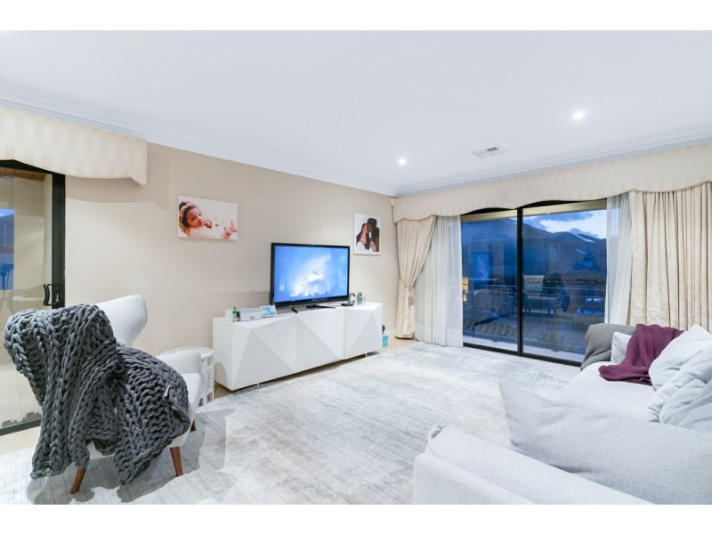 15 Eora Creek Terrace, Dianella WA 6059