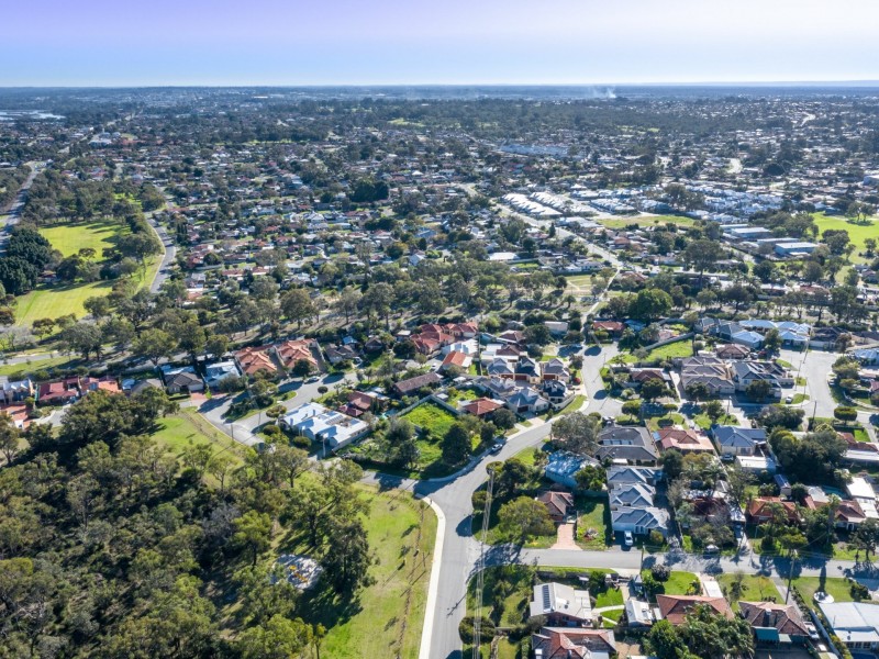 16 Derrington Crescent, Balga WA 6061