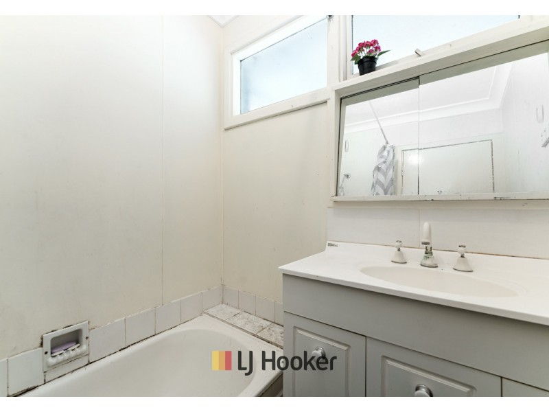 29 Montrose Avenue, Girrawheen WA 6064