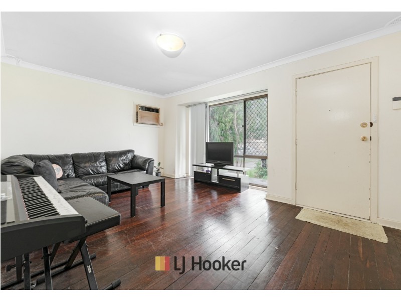 29 Montrose Avenue, Girrawheen WA 6064