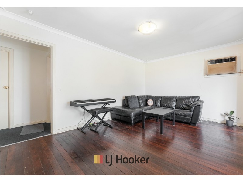 29 Montrose Avenue, Girrawheen WA 6064