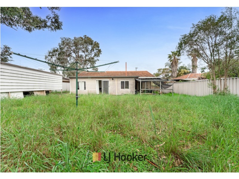 29 Montrose Avenue, Girrawheen WA 6064