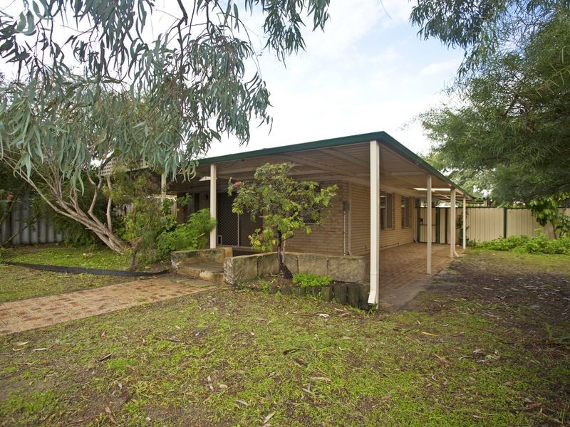 9 Holley Place, Marangaroo WA 6064