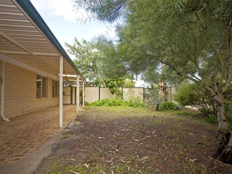 9 Holley Place, Marangaroo WA 6064