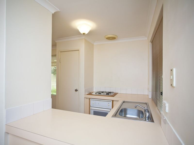 9 Holley Place, Marangaroo WA 6064