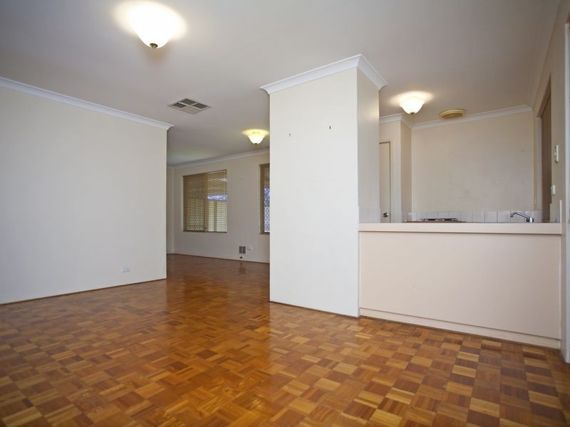 9 Holley Place, Marangaroo WA 6064