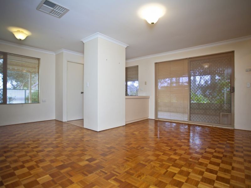 9 Holley Place, Marangaroo WA 6064