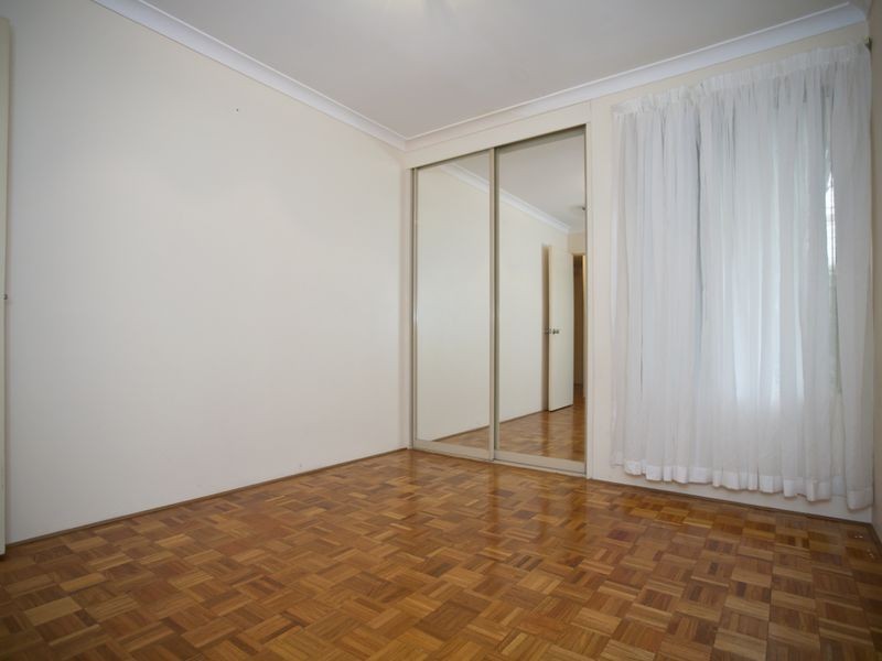 9 Holley Place, Marangaroo WA 6064