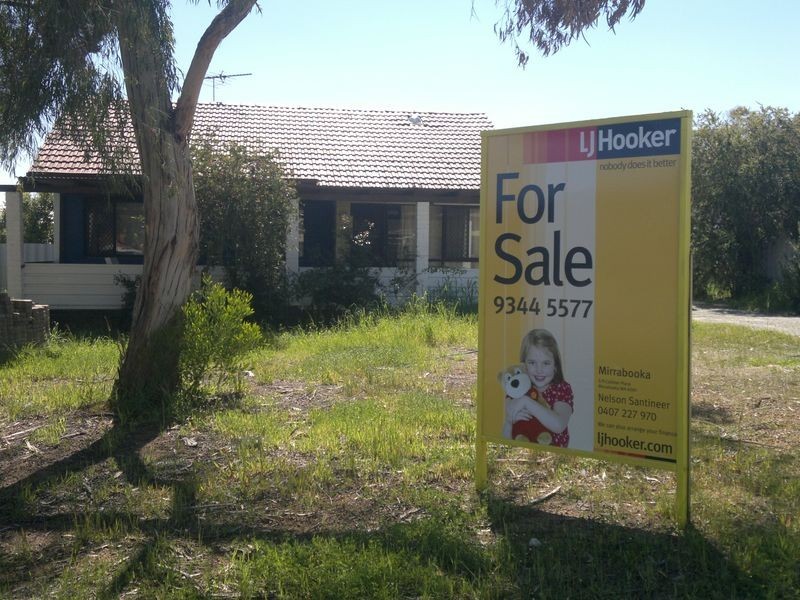 32 Manolas Way, Girrawheen WA 6064